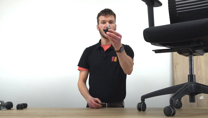 Video: Hoe bevestig je stoelwielen?