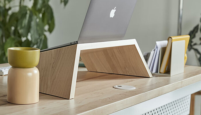 Tips om kabels weg te werken onder je bureau  