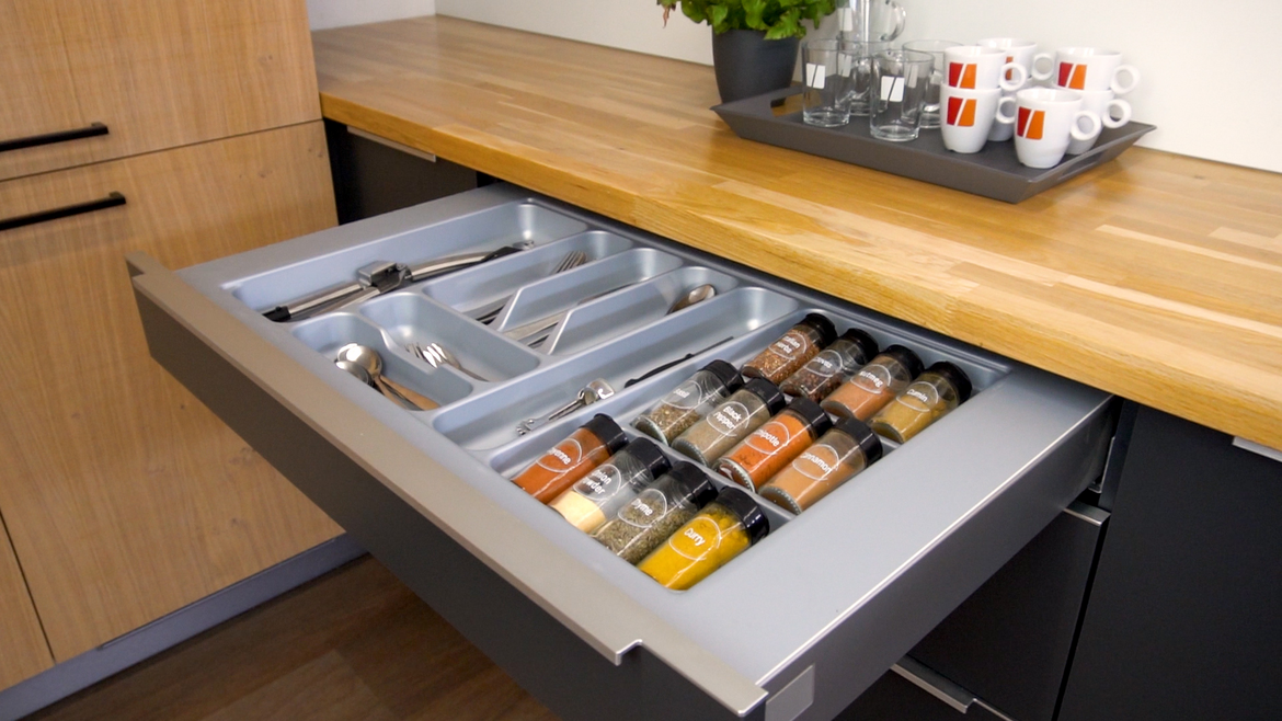 Video: Organiseer je keuken met een kruidenlade