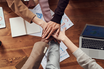 Achter de schermen: onze afdelingen en teams