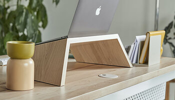 Tips om kabels weg te werken onder je bureau  
